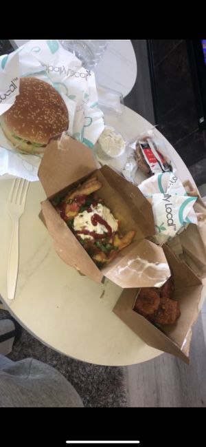 Vopper burger, Wingalings, & Fries Supreme. I’d say the Fries were the best thing next to the burger. Wasn’t a big fan of the nuggets  at Odd Burger in Toronto