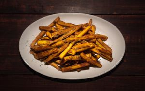Cilembu Chips
-
Sweet potato fries with the skins left on at VANA in Karo