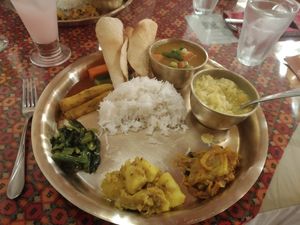Recommanded vegan option - Set with illimited refill of curry and rice at Yak & Yeti in Kyoto