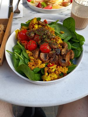 Scrambled tofu at HART in Antwerpen