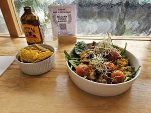 Tofu gerecht met nacho's at HART in Antwerpen