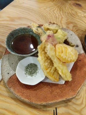 Seasonal vegetable tempura at Beer Komachi in Kyoto