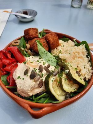 Falafelbowl at Meneer Nilsson in Zierikzee