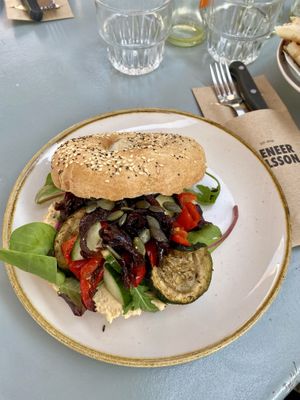 Bagel hummuss  at Meneer Nilsson in Zierikzee