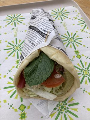 Falafel Wrap mit Avocadohummus im Pita  at Falafelo in Heilbronn