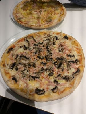 Capricciosa & Indiana pizza at Pizzeria Gammlia in Umea