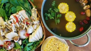 Chinese herbs with Mushrooms Hot Pot at Peas in Da Nang