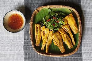 Banana blossom Tempura at Peas in Da Nang