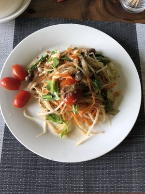 Papaya salad at Peas in Da Nang