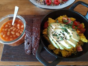 Vegan breakfast options at Oscar Natural Good Food & Bar in Koblenz