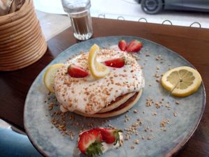 Pancakes mit Zitrone at Oscar Natural Good Food & Bar in Koblenz