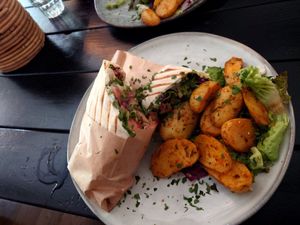 Wrap mit Kartoffeln at Oscar Natural Good Food & Bar in Koblenz