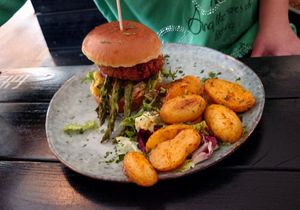 Spargelburger at Oscar Natural Good Food & Bar in Koblenz
