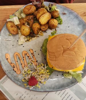 Burger at Oscar Natural Good Food & Bar in Koblenz