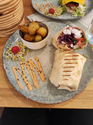 Wrap at Oscar Natural Good Food & Bar in Koblenz