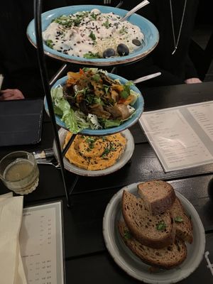 Oscars favourite: tzatziki, oven vegetables, tomato hummus   at Oscar Natural Good Food & Bar in Koblenz