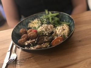 Vegan Falafel Bowl  at Oscar Natural Good Food & Bar in Koblenz