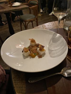 Coconut, crispy caramel, mango... amazing at Konnubio in Florence