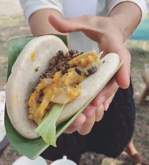 Taiwanese  hamburger at ZìRán' ÉrRán 自然而然 - Naturally in Beinan