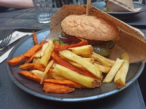Cheez burger at Forky's - Milady Horákové in Prague