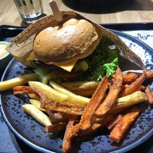 Cheese burger  at Forky's - Milady Horákové in Prague