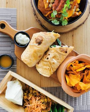 Mediterranean wrap, jerk tofu and nachos at Halapua by Kapuhala in Koh Samui