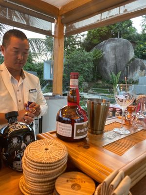 An artist at work  at Halapua by Kapuhala in Koh Samui