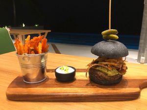 vegan burger that is WAY better than any beyond burger or impossible burger at Halapua by Kapuhala in Koh Samui