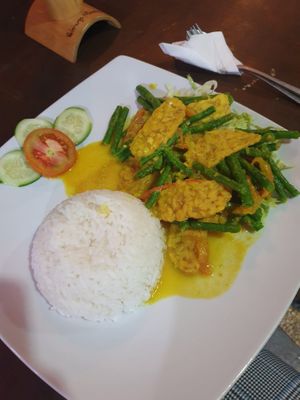 Tempeh Rendang at Warung Heaven in Banjar