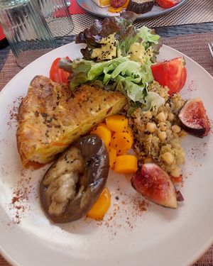  at Le Chat Chapeaute in Foix