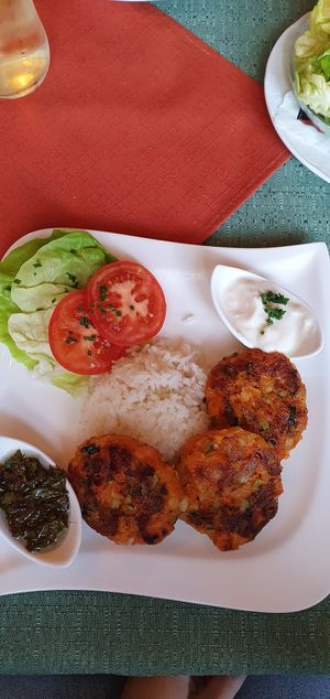 Sweetpotato-vegetable patties with rice and garlic dip at Gasthof Familie Hutter in Rattersdorf