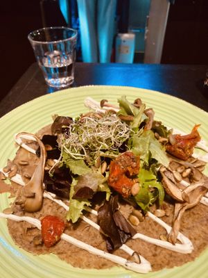 De Vegan carpazzio was zo op, te lekker!  at New Vegas in Haarlem