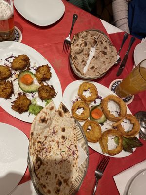 Vorspeisen und Naanbrot  at Taj Mahal in Oberstdorf