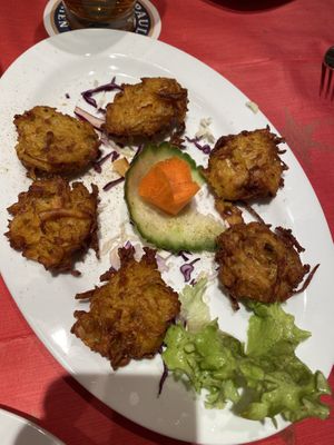 Gehackte Zwiebeln 🤤  at Taj Mahal in Oberstdorf