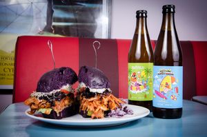 Jack Sweet Chili w towarzystwie piwa kraftowego od "Moczybroda" at Jack Rabbit in Poznan