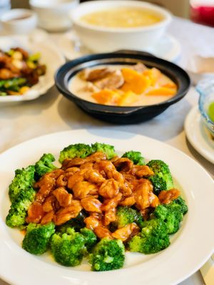 Stir-fried seitan and broccoli in sweet & sour sauce at Full Moon Garden in Amsterdam