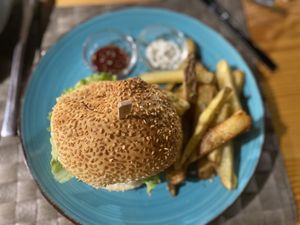 Be Kind Burger  at Mundo Vegan - Vegan World in Funchal