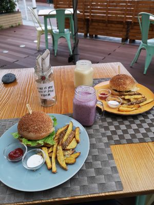 Burger at Mundo Vegan - Vegan World in Funchal