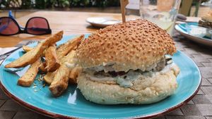 From the Sea burger and amazing fresh fries at Mundo Vegan - Vegan World in Funchal