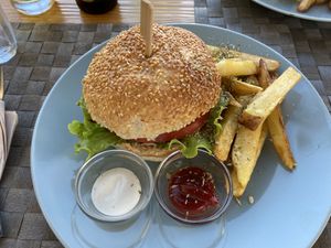 Be Kind Burger 🍔  at Mundo Vegan - Vegan World in Funchal