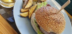 vegan burger at Mundo Vegan - Vegan World in Funchal