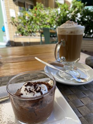 Mousse au chocolate & Cappuchino #Veganuary at Mundo Vegan - Vegan World in Funchal