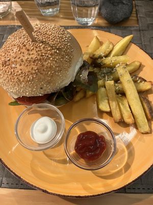 Umami burger  at Mundo Vegan - Vegan World in Funchal
