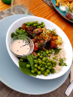 Bowl in Heaven: lots of vegetables with rice and tahin-dip. Very tasty spiced. at Mundo Vegan - Vegan World in Funchal