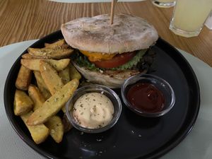 Burger   at Mundo Vegan - Vegan World in Funchal