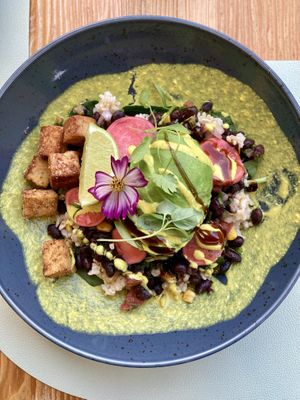 Rainbow Bowl with Tempeh  at Mundo Vegan - Vegan World in Funchal
