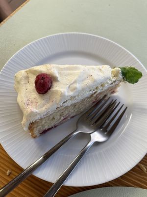 Lemon cake  at Mundo Vegan - Vegan World in Funchal