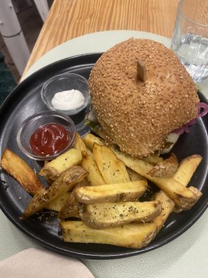 Burger  at Mundo Vegan - Vegan World in Funchal