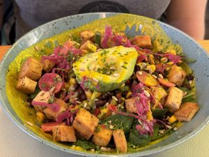 Bowl mit Tahini-Sauce  at Mundo Vegan - Vegan World in Funchal