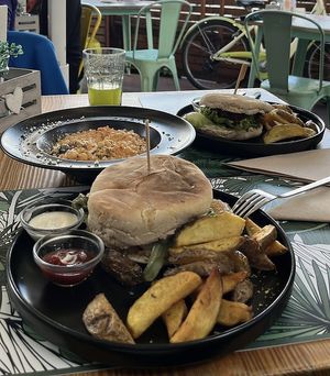 Get dirty burger   at Mundo Vegan - Vegan World in Funchal